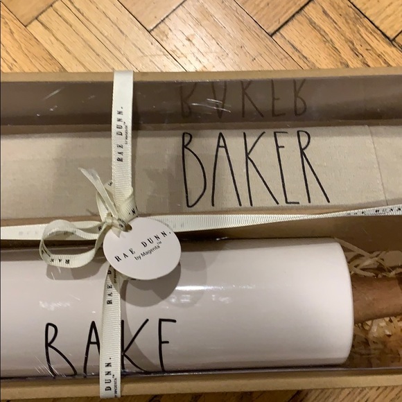 NEW Rae Dunn BAKER Half Apron and BAKE Rolling Pin - Picture 7 of 8